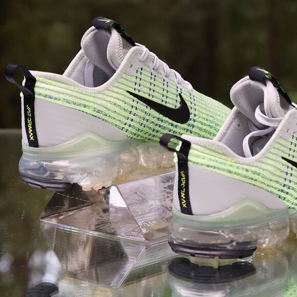 Nike Air VaporMax Flyknit 3 Light Silver Volt - Picture 9 of 13